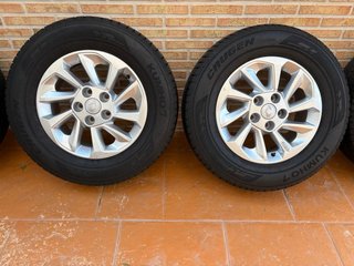 4 Llantas + Neumáticos SsangYong 235/70 R17 Kumho