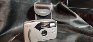 Nikon EF400SV Analógica + Funda Original. Perfecta