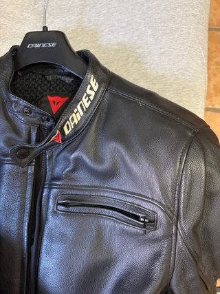 Chaqueta de piel dainese en talla 56