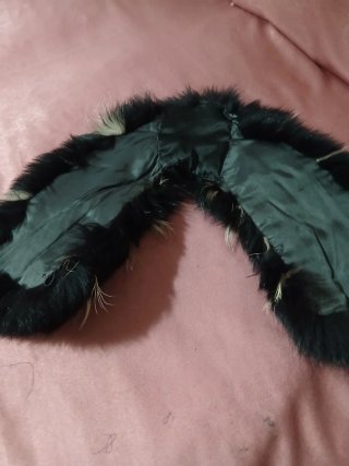 Splendido Collo in pelliccia nero.