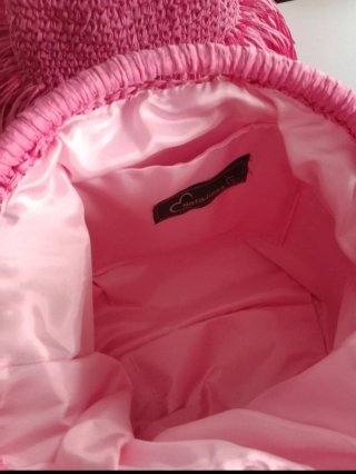 Bolso rosa fucsia de rafia hecho a mano con flecos