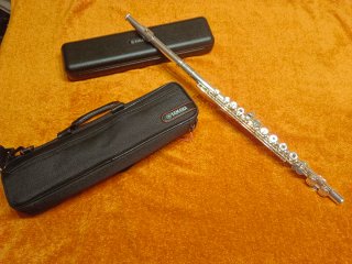 Flauta travesera Yamaha con estuche