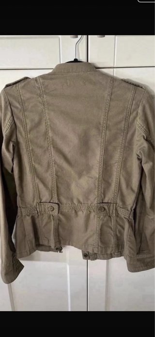 Chaqueta verde militar