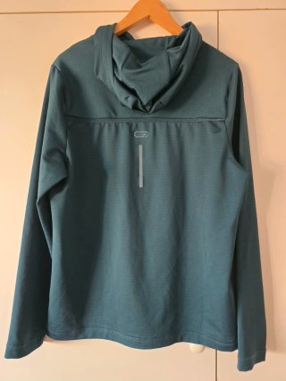 Sudadera Kalenji cuello alto y bolsillo