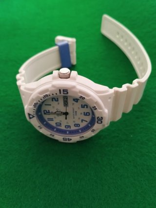 Reloj Casio MRW-200 Blanco