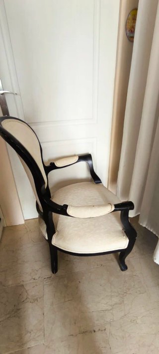 Sillón Isabelino Tela y Madera