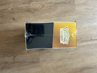 Pokémon 30th Anniversary Elite Trainer Box