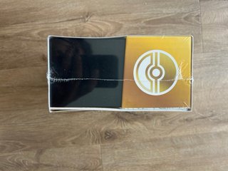 Pokémon 30th Anniversary Elite Trainer Box