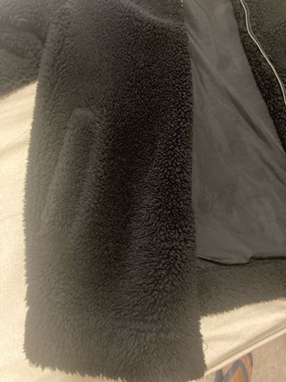 Chaquetón borrego Bershka negro oversize