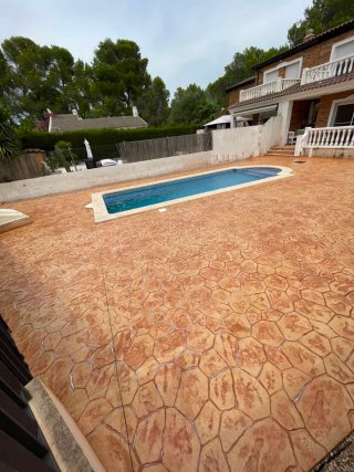 Pavimento impreso y verticales