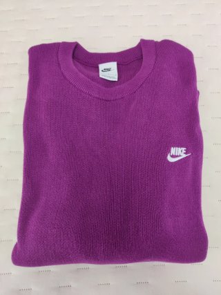Jersey Nike Morado Talla L. Nuevo sin etiqueta.