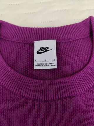 Jersey Nike Morado Talla L. Nuevo sin etiqueta.