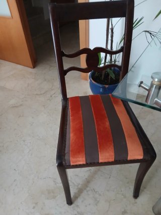 Sillas de comedor con tapizado de terciopelo