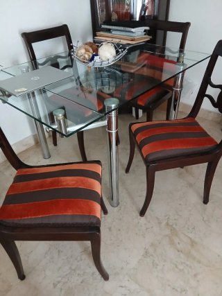 Sillas de comedor con tapizado de terciopelo