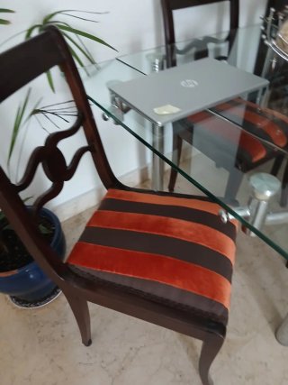 Sillas de comedor con tapizado de terciopelo