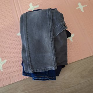 Regalo 3 pantalones premamá talla 42 aprox.