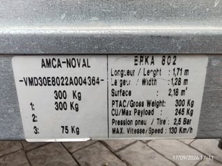 Remolque Erka, 2 puertas y rueda de repuesto.