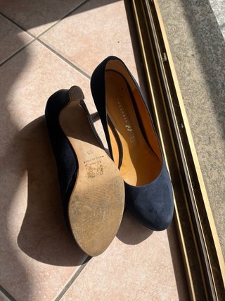 Tacchi blu eleganti in camoscio