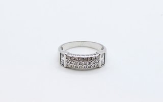 Anillo Oro Blanco 18K Circonitas 3.24g
