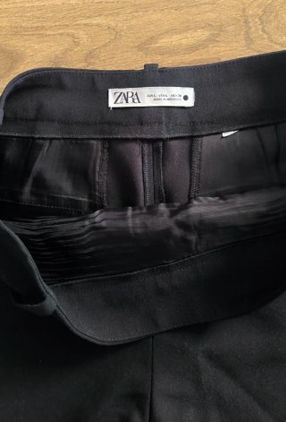 Pantalón corto negro Zara