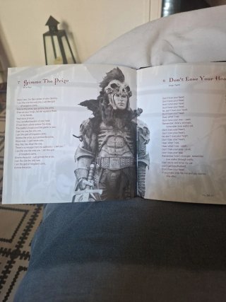 CD Libro Queen A Kind Of Magic