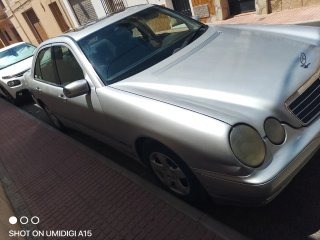Mercedes-Benz Clase E 2001