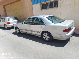 Mercedes-Benz Clase E 2001