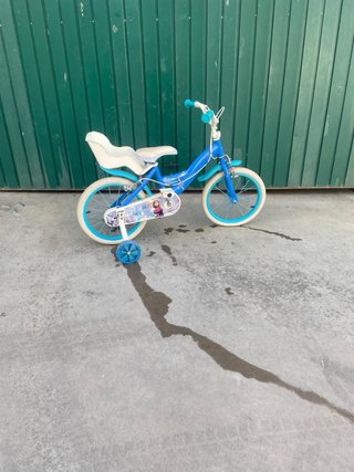 Bicicleta Frozen azul con ruedines