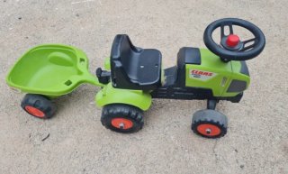 Tractor de juguete con remolque Claas