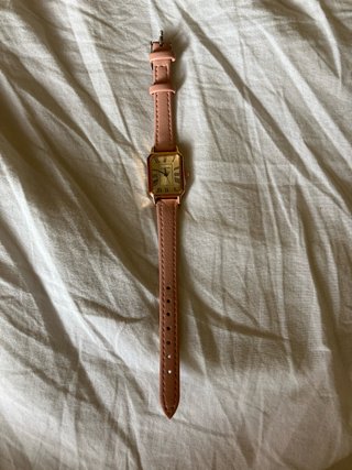 Reloj rosa y dorado estilo vintage Y2K
