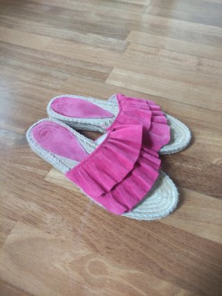 Sandalias planas mujer rosas. Buen estado