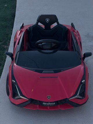 Coche eléctrico infantil + mando para padres