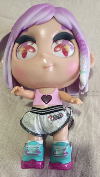 Muñeca Trotties con ropa y zapatos. Como nueva
