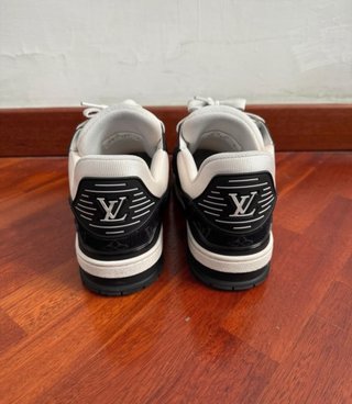 Zapatillas Louis Vuitton Blancas y Negras 43