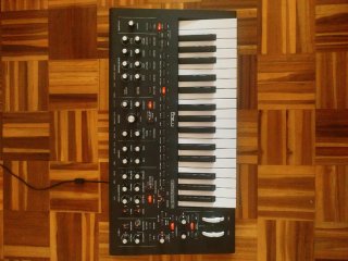 Sintetizador Moog Messenger + Caja