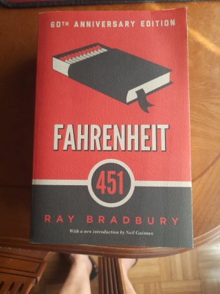 Fahrenheit 451 . En ingles