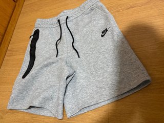 Pantalón Corto Nike Tech Gris