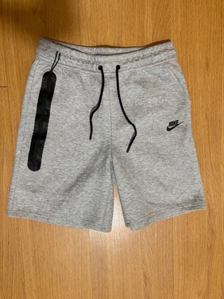 Pantalón Corto Nike Tech Gris