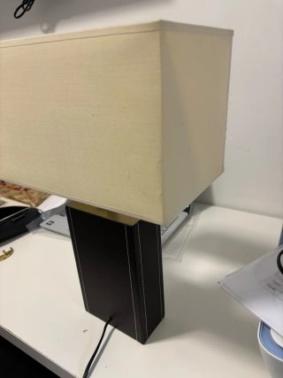 Lámpara de mesa moderna
