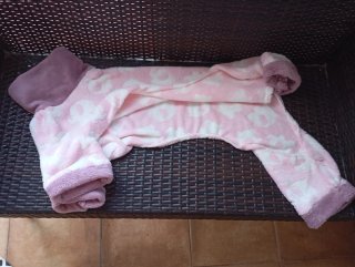 Pijama para perro con estampado de elefantes