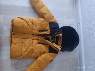 Chaqueta C&A niño 110cm