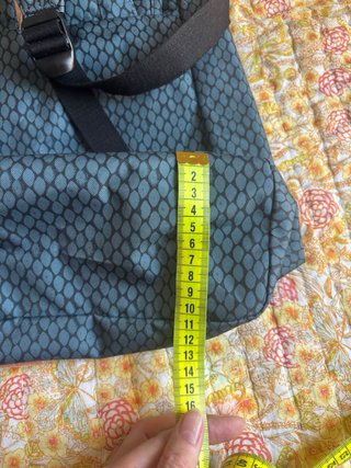 Mochila Eastpak estampada cuero