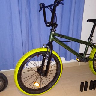 Bmx como nueva B'Twin Wipe 500
