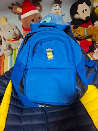 Chaqueta deportiva Joma azul y amarilla