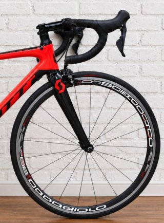 Scott Addict Carbono Ultegra 11 Campagnolo perfil