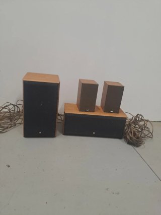 Altavoces Yamaha Marrones