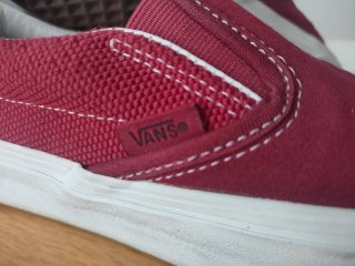 Zapatillas Vans Slip-On Granates.