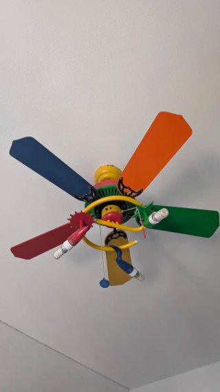 Ventilador de techo infantil multicolor