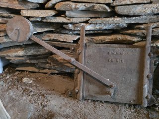 LOTE 2 PUERTAS DE HORNO ANTIGUAS MALINGRE(ORENSE).