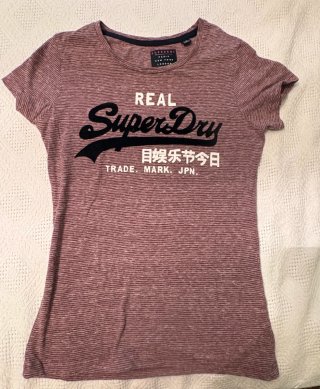 Camiseta Superdry rayas burdeos y gris